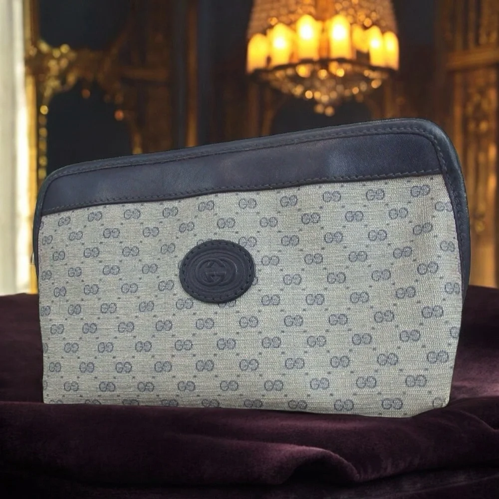 GUCCI Vintage Cosmetic Bag 😍